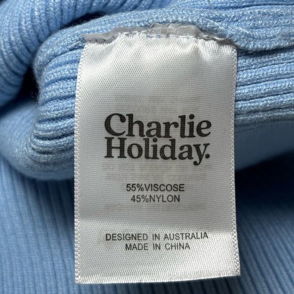 Charlie Holiday Anthropologie - Festival Artsy Sky Blue Lace-Trim Top in Size XS - Picture 13 of 13